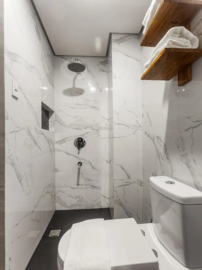 Airo Hotel Manila 3*,
